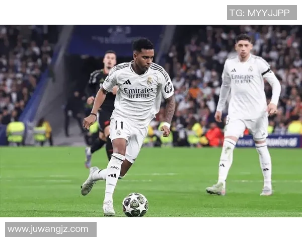 蓬松头发的足球球星场上飞驰展现独特魅力引发球迷热烈讨论 蓬松头发的足球球星场上飞驰展现独特魅力引发球迷热烈讨论